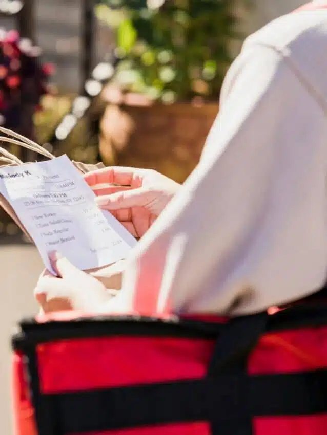 a doordash driver working